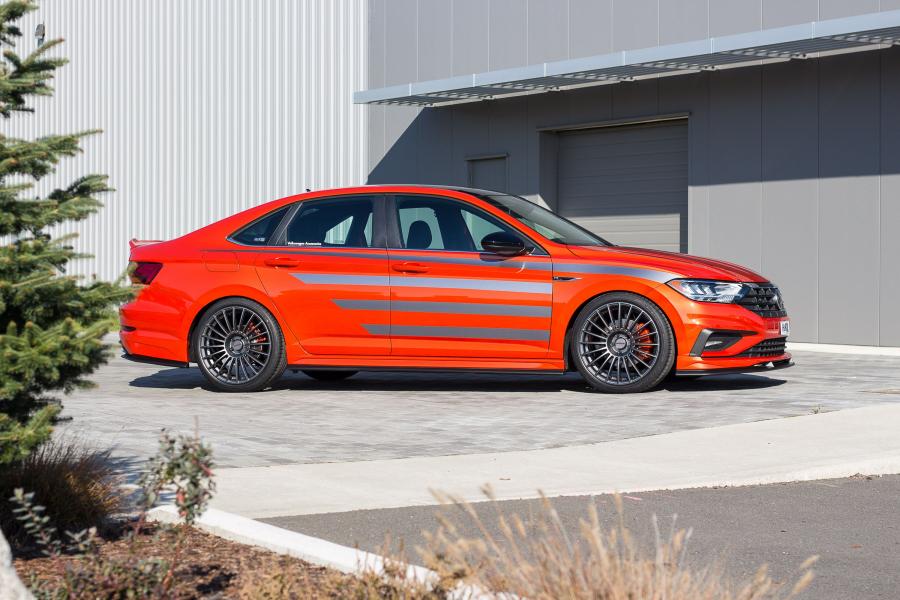 Volkswagen Jetta R-Line Special Springs by H&R 2018 года  (фото 3 из 7)